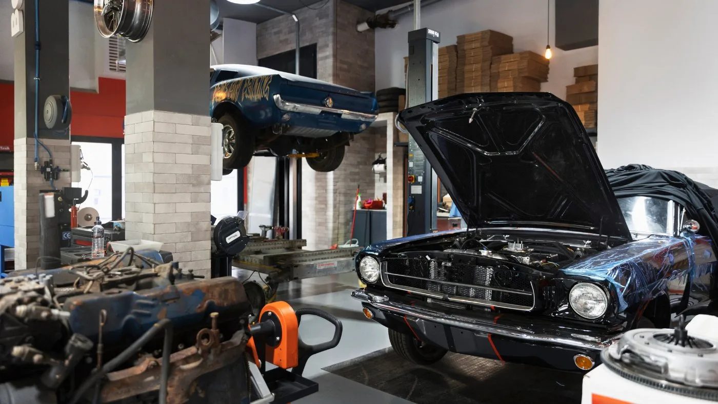 Servisiranje oldtimer vozila — motor i mehanika